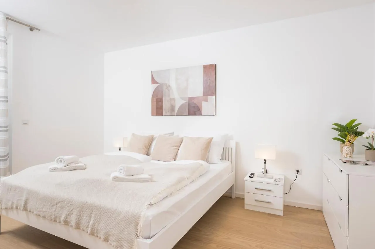 Appartamento Premium Terrace Suite Breitensee By Ichbucheat Vienna Austria
